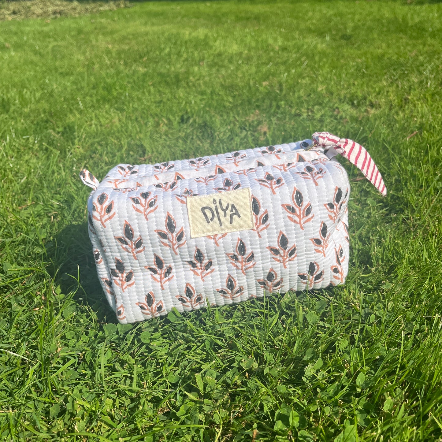 Medium Pouch - White & Black Leaves