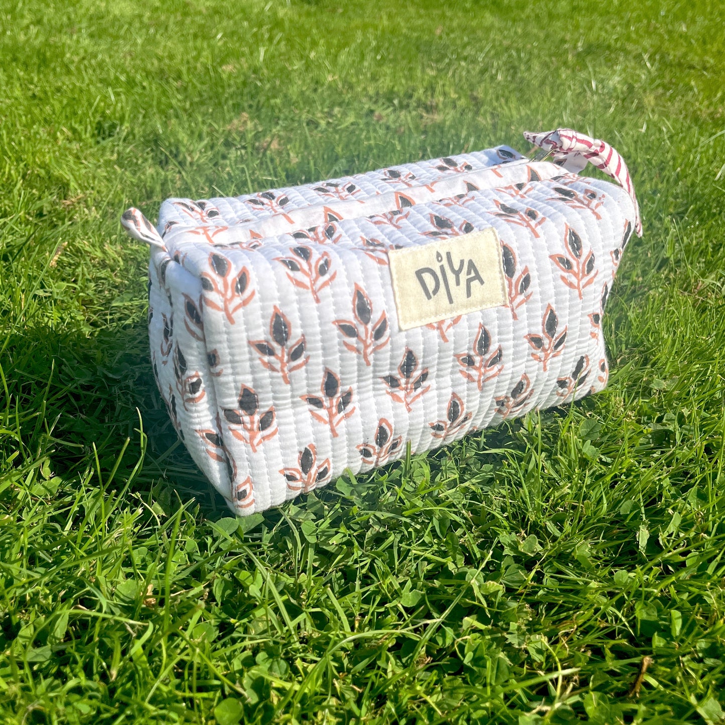 Medium Pouch - White & Black Leaves
