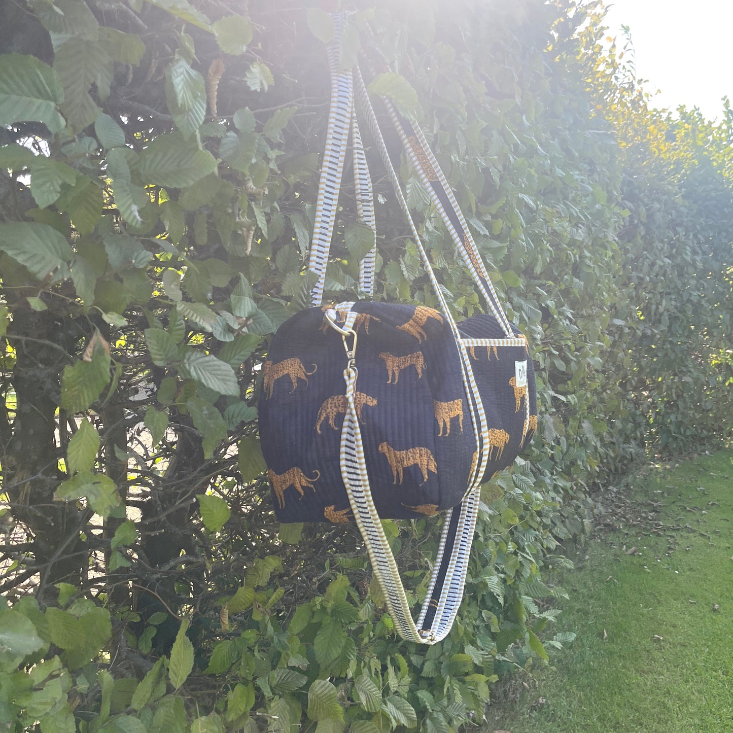 Black Tiger Print Travel Bag