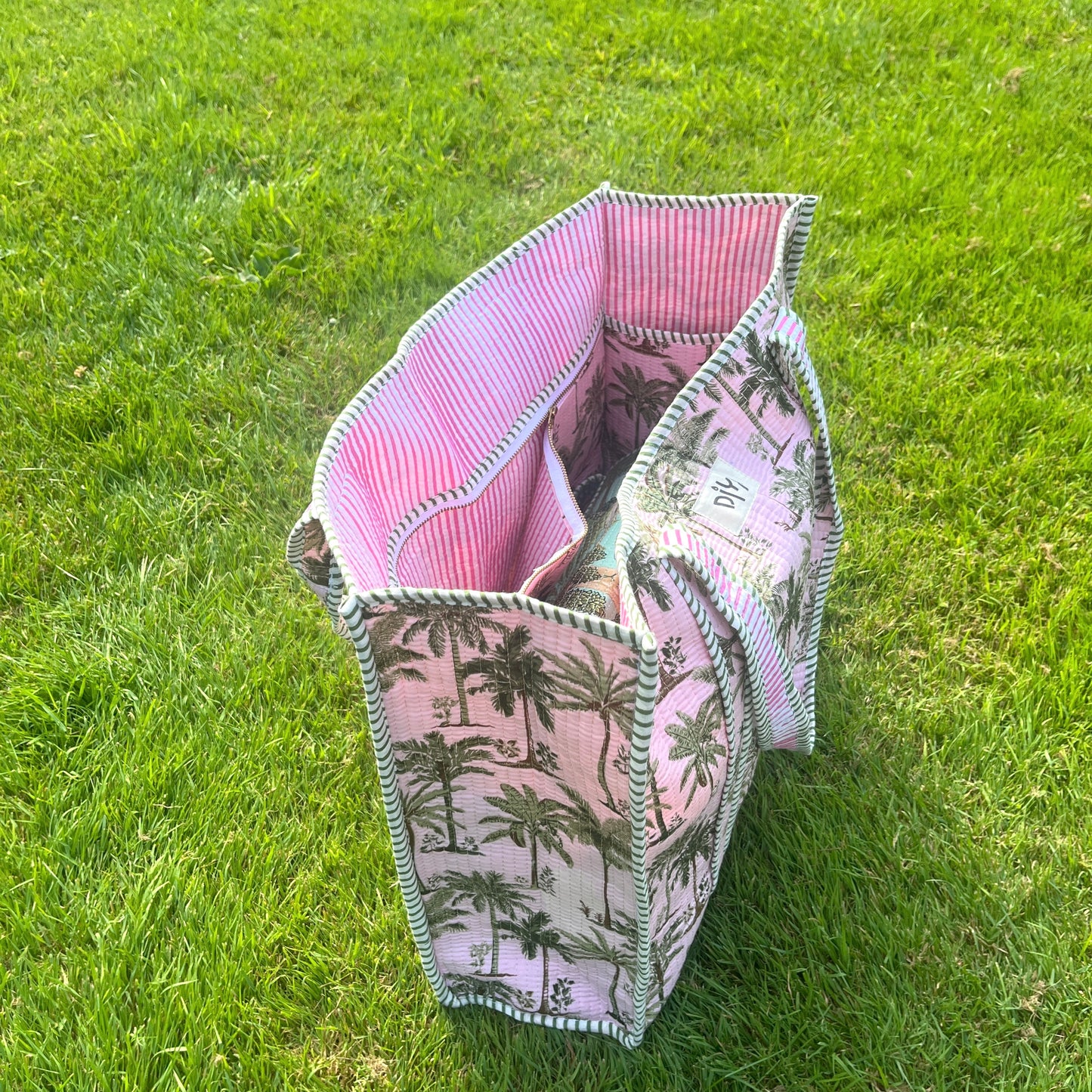Blush Palm Laptop Tote Bag