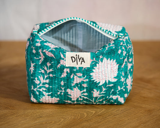 Olive Green Medium Wash Bag