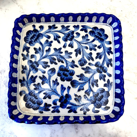 Waved Edge Square Plate