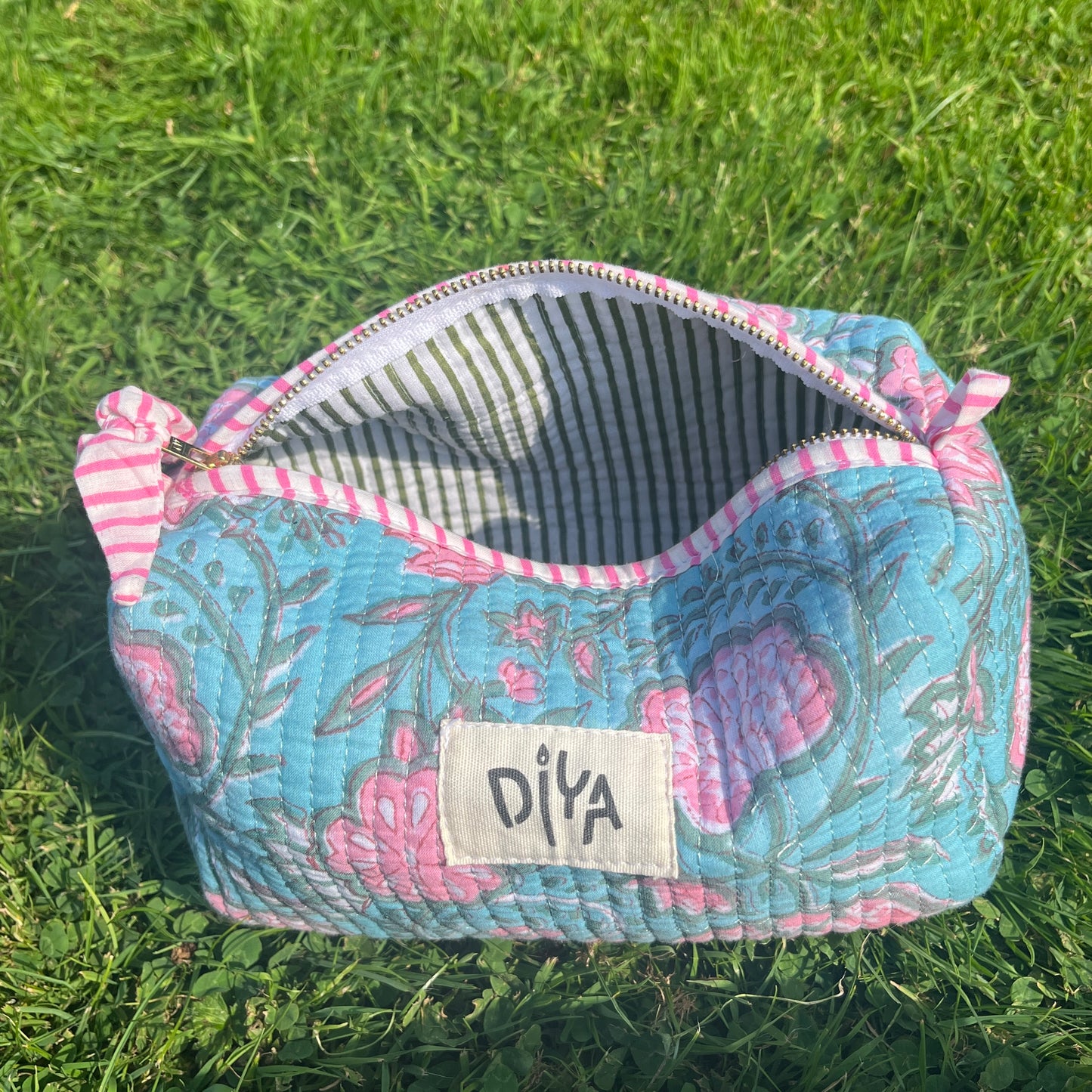 Men's Medium Pouch - Blue with Pink Flower