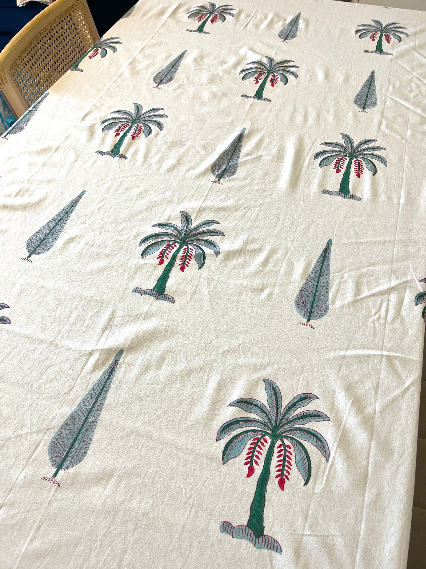 Fresh Palm Table Cover