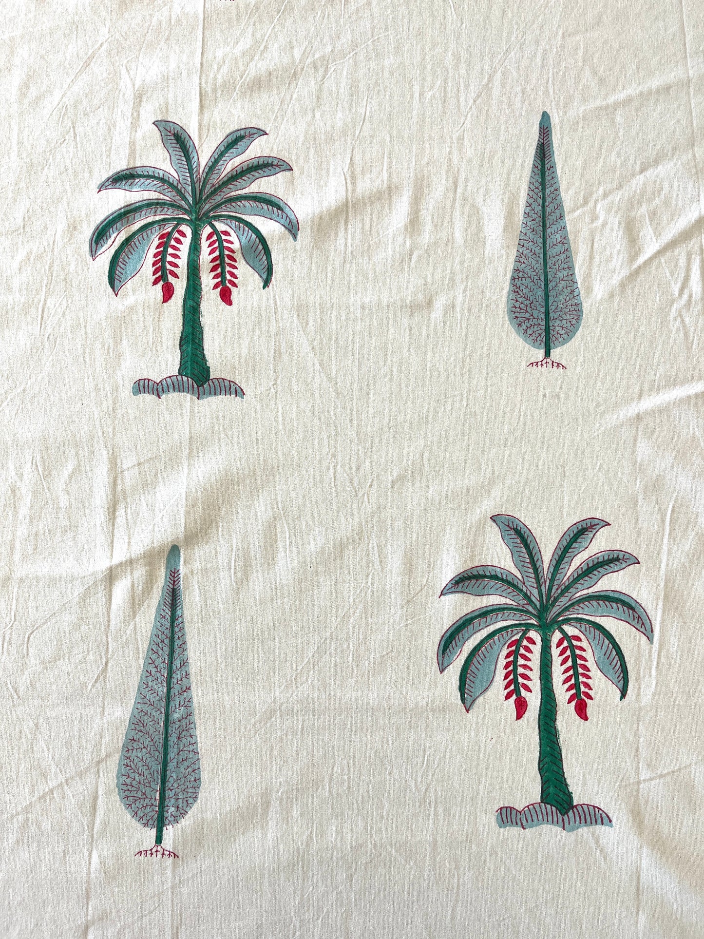 Fresh Palm Table Cover