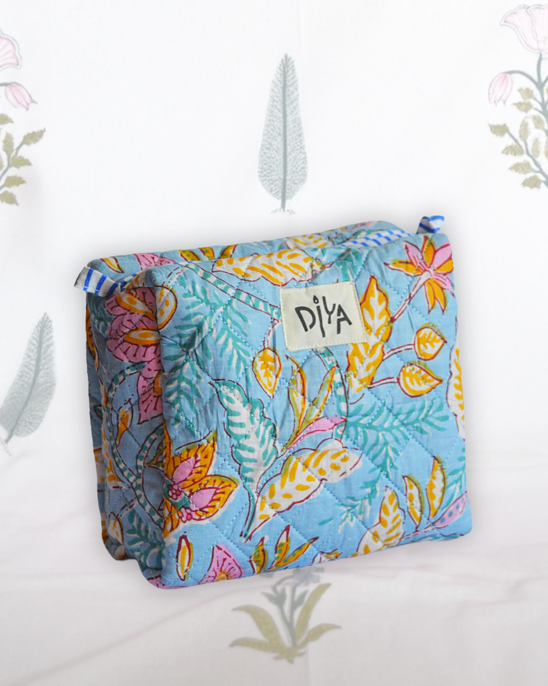 Blue Garden Medium Wash Bag